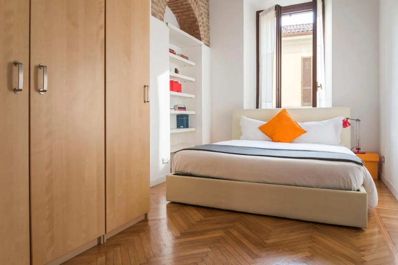 Heart Milan Apartments Duomo Colonne 0*,  İtalya
