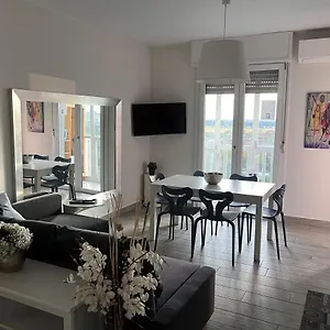 Panoramico Vicino A Fiere E Stadio , Milaan Italië